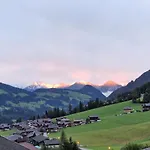 Haus Frei-nagele * ألباخ